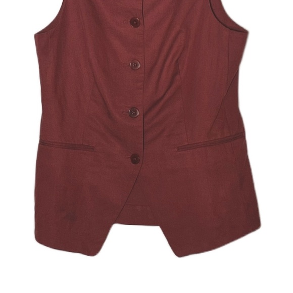 NWT Madewell Square-Neck Button-Front Vest in Drapey Twill, Burgundy, Size 2. - Picture 6 of 10